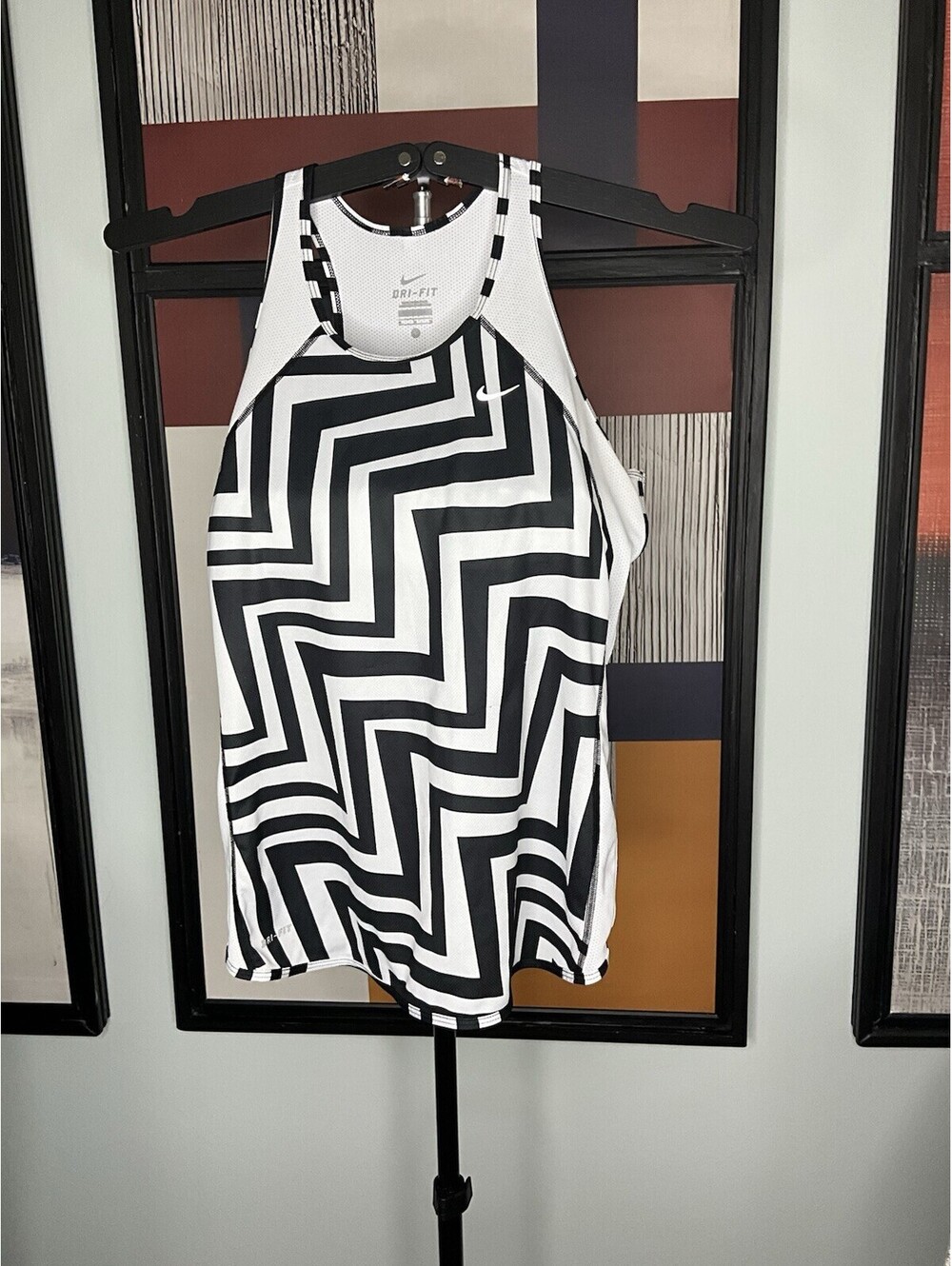 NIKE Tank Top Womens Medium White Black Geometric Racerback DRI-FIT Activewear